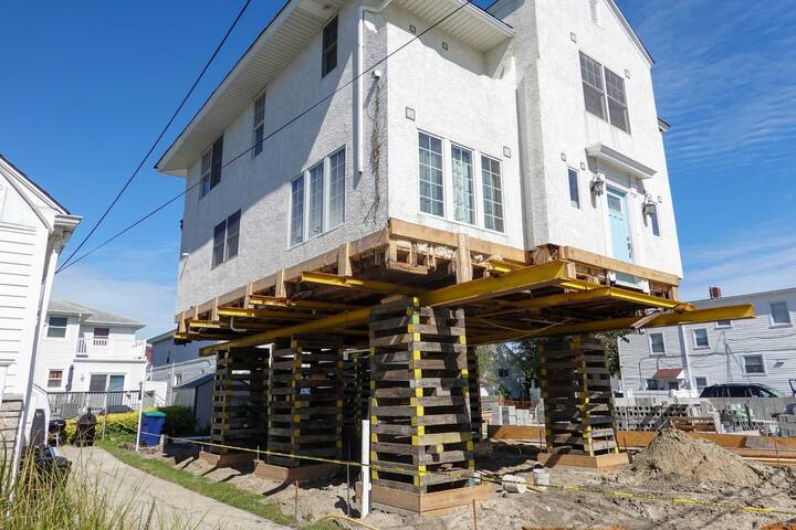 Located in Boston, Massachusetts, we are a company that specializes in house lifting, small distance house moving, piles and foundations.